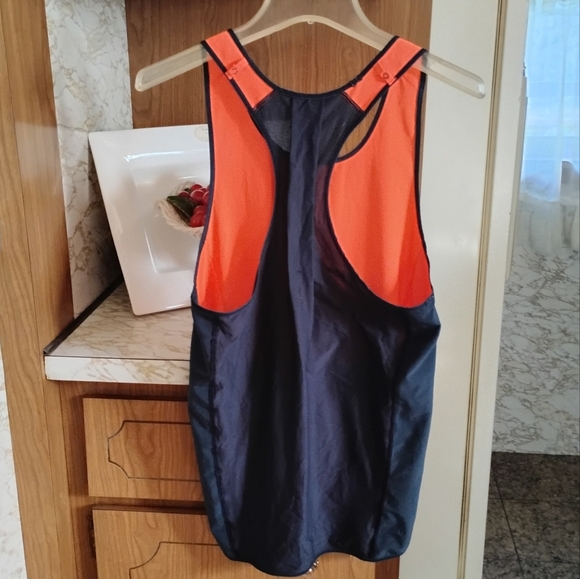 Lululemon Pump It Up TankLight Flare / Inkwell, Size 4 - Picture 11 of 16